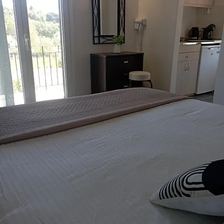 Olive House Bed and Breakfast 3*