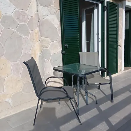 Olive House 3*