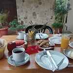 Olive House 3*