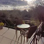 Olive House Nocleg ze śniadaniem 3*