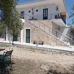 Olive House Marathias